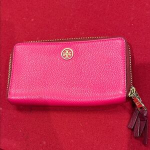 BEST WALLET EVER!! Tory Burch Robinson Pink Leather DOUBLE ZIP Wallet